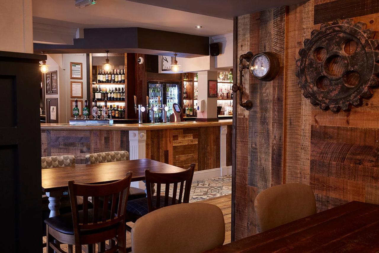 The Churchill By Greene King Inns Royal Wootton Bassett Zewnętrze zdjęcie