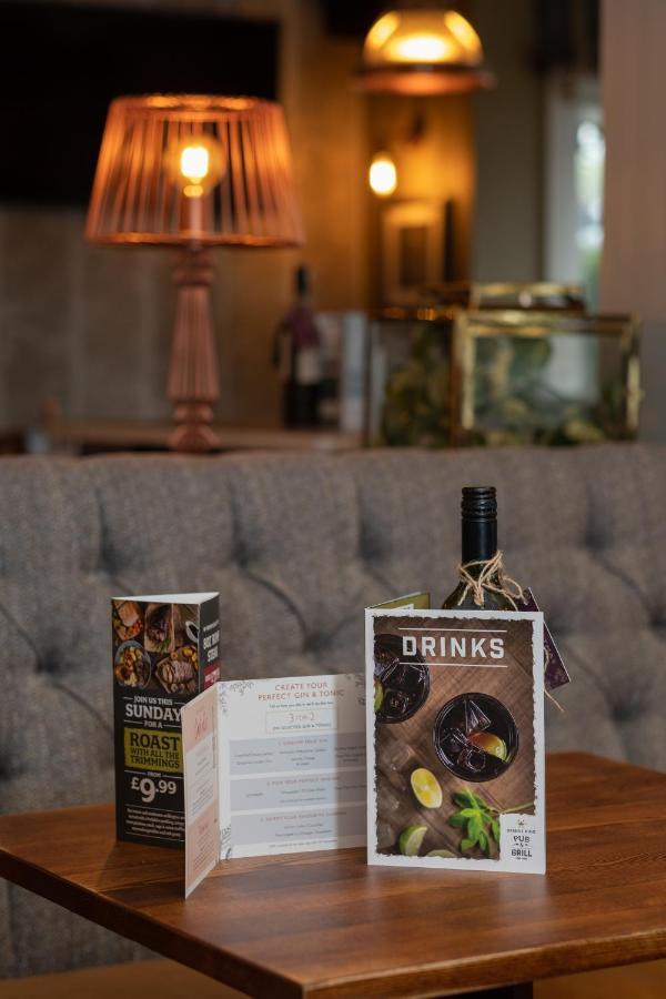 The Churchill By Greene King Inns Royal Wootton Bassett Zewnętrze zdjęcie