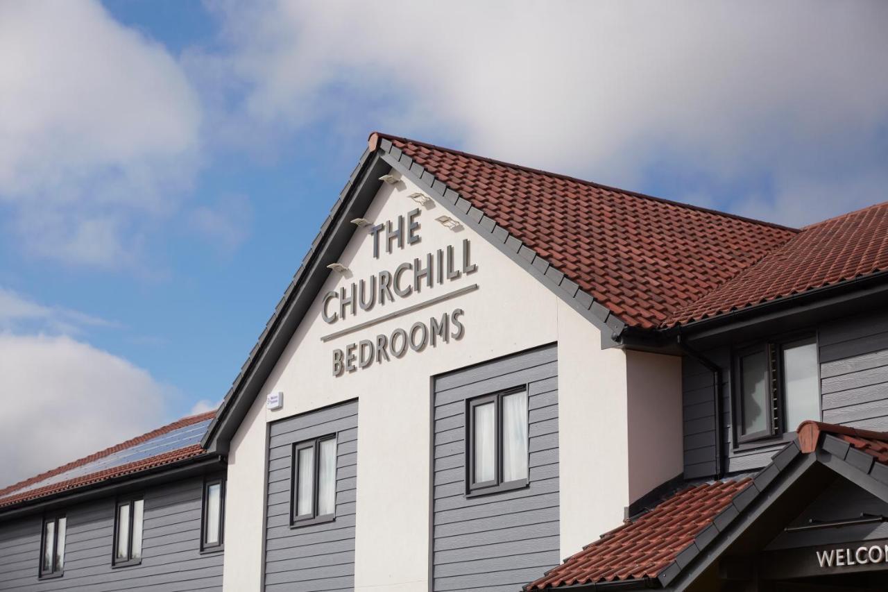 The Churchill By Greene King Inns Royal Wootton Bassett Zewnętrze zdjęcie